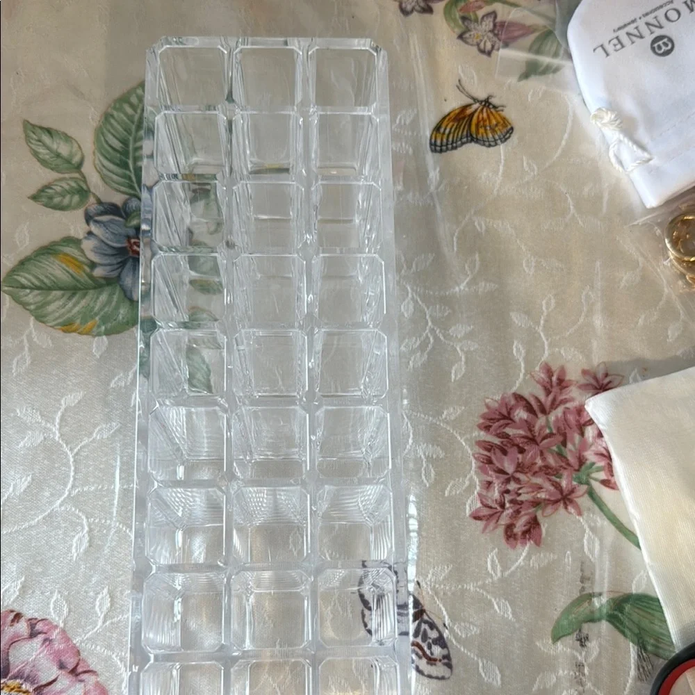 Acrylic lipstick slot organizer